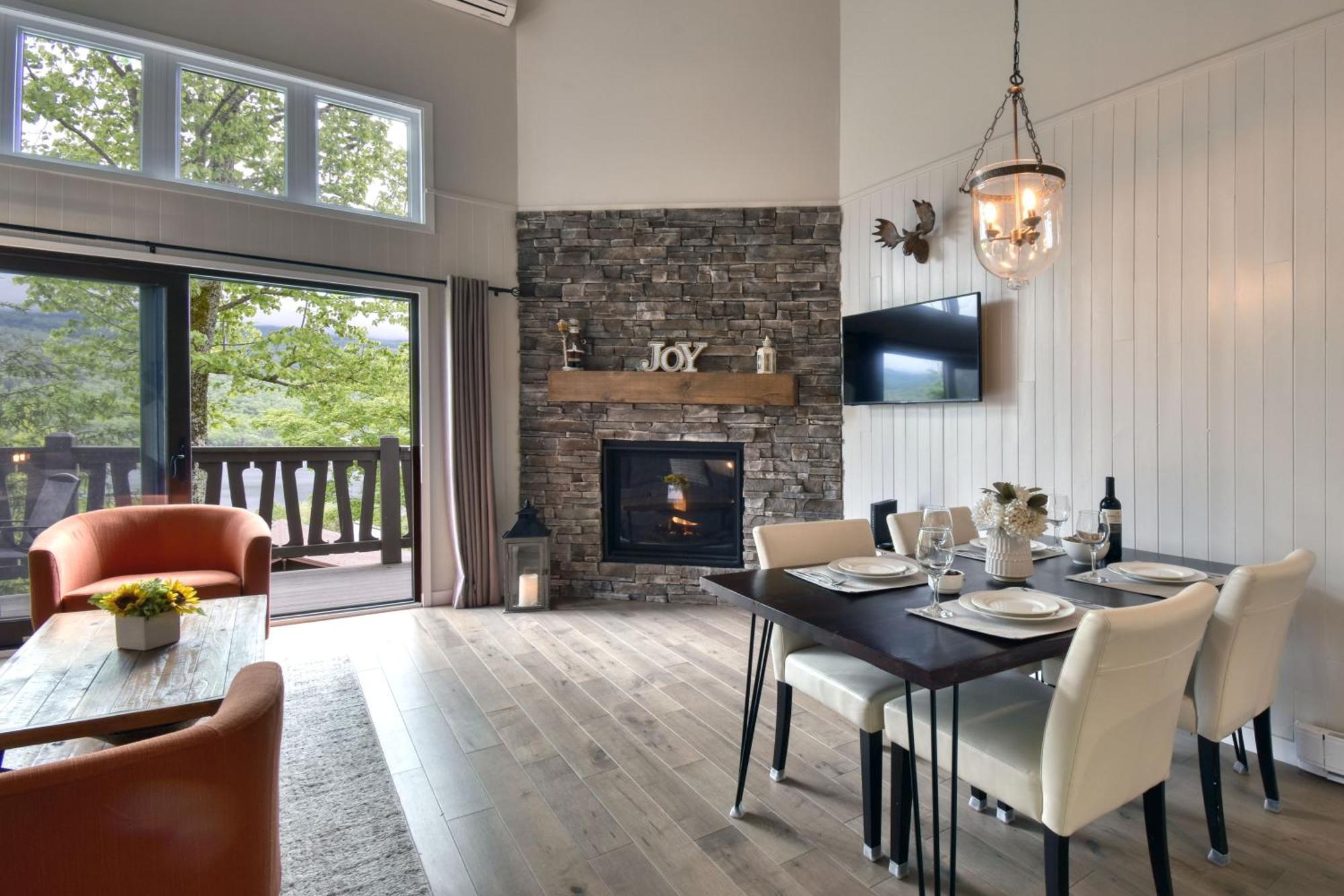 Stunning - View On Tremblant & Mountain Apartment *
