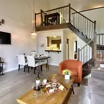 Stunning Condo - View On Lake Tremblant & Mountain